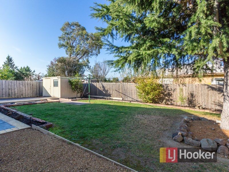 332 James Cook Drive, Endeavour Hills VIC 3802