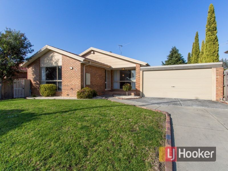 332 James Cook Drive, Endeavour Hills VIC 3802