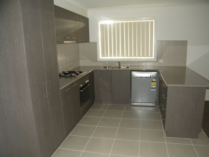 1/40 Army Road, Pakenham VIC 3810