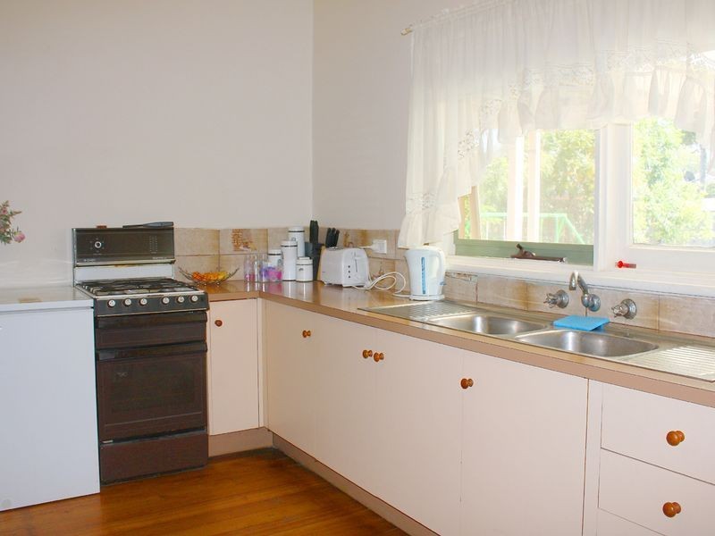 39 Pinewood Avenue, Dandenong North VIC 3175