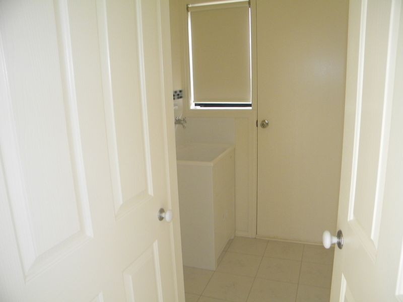 1/103 Army Road, Pakenham VIC 3810