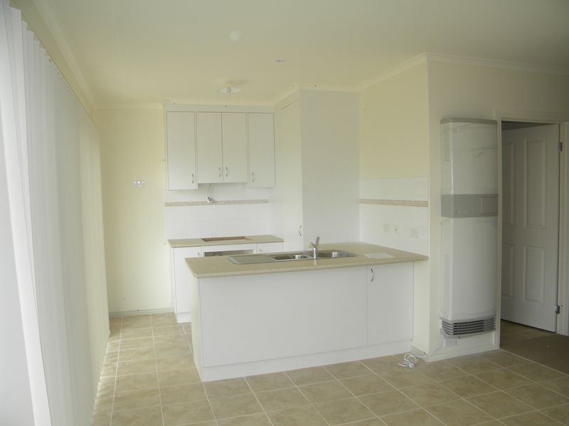 3/103 Army Road, Pakenham VIC 3810