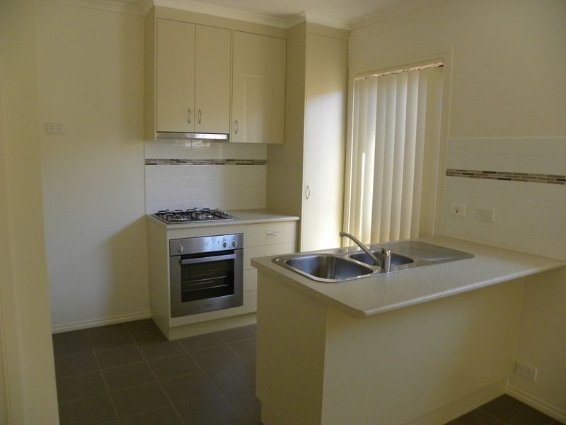 7/103 Army Road, Pakenham VIC 3810