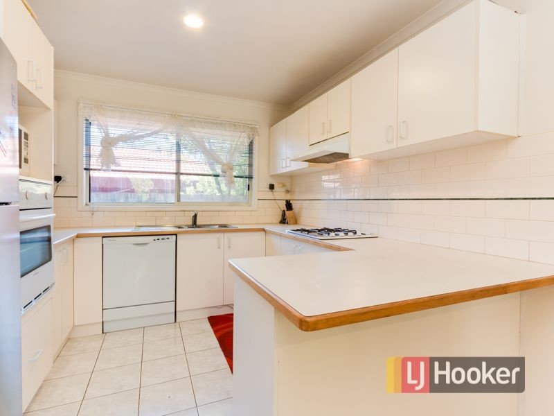 3/8 Monteith Crescent, Endeavour Hills VIC 3802