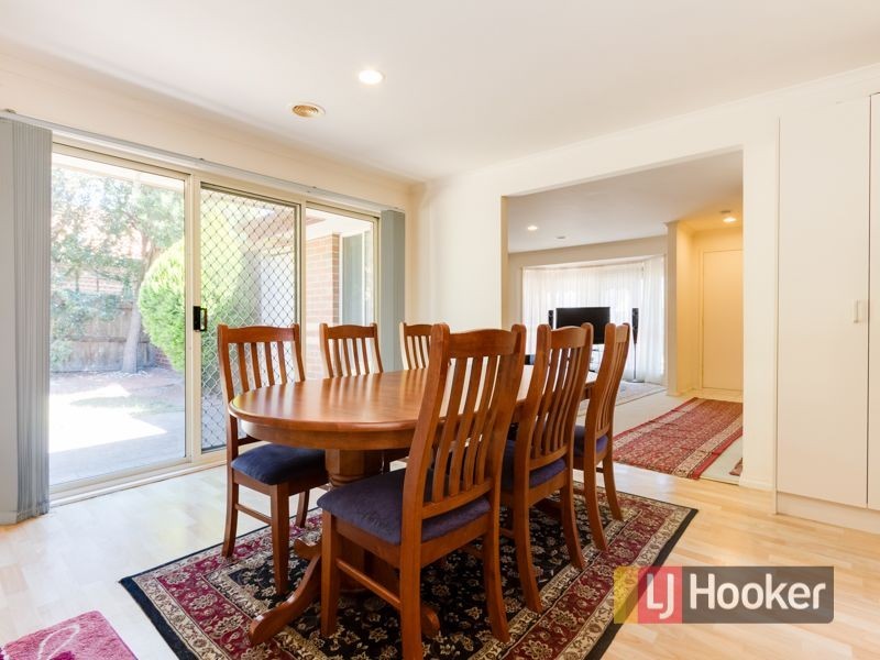 3/8 Monteith Crescent, Endeavour Hills VIC 3802