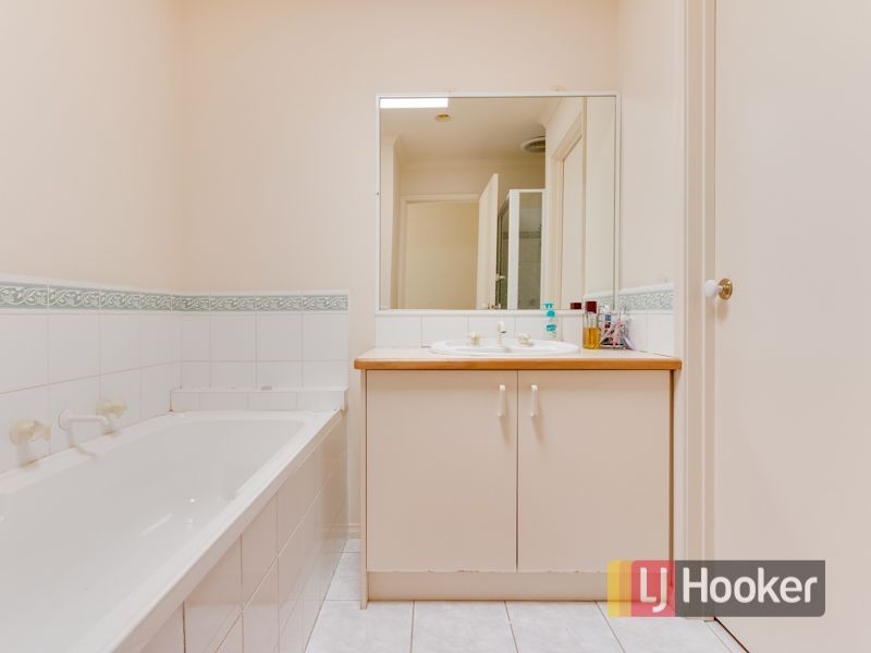 3/8 Monteith Crescent, Endeavour Hills VIC 3802