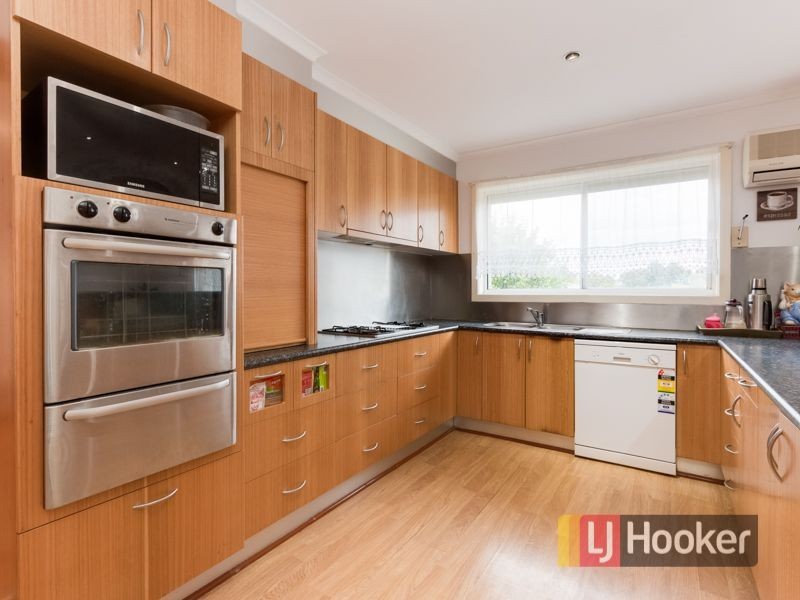 6 Monica Close, Endeavour Hills VIC 3802