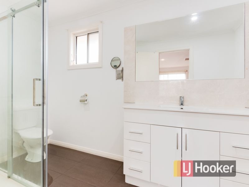 6 Monica Close, Endeavour Hills VIC 3802