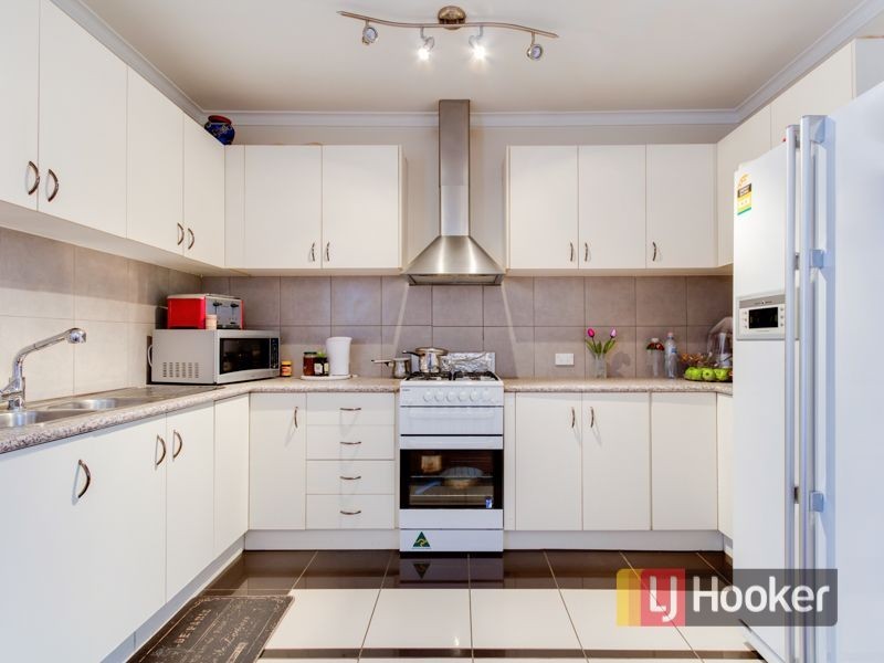 1/16 Gloria Avenue, Dandenong North VIC 3175