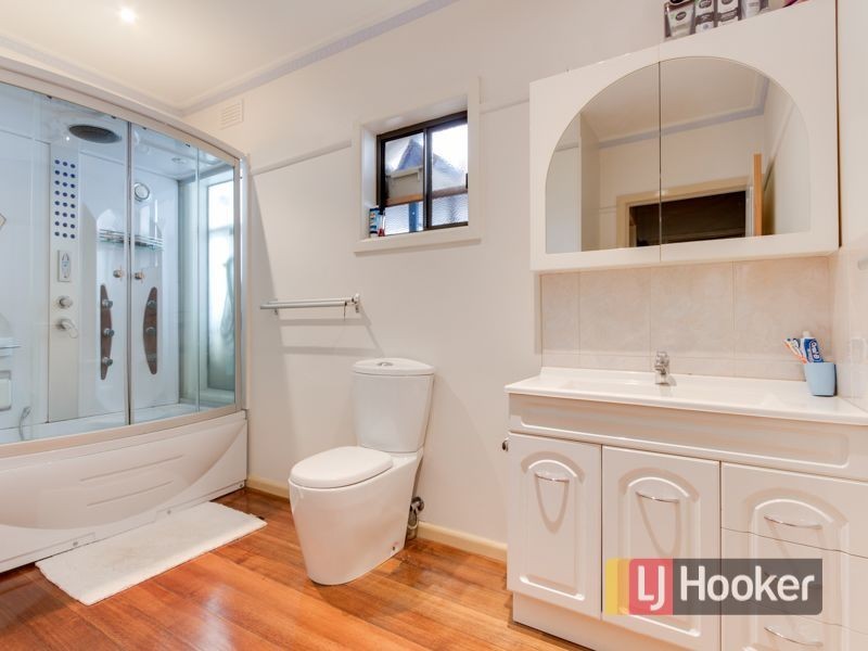 1/16 Gloria Avenue, Dandenong North VIC 3175