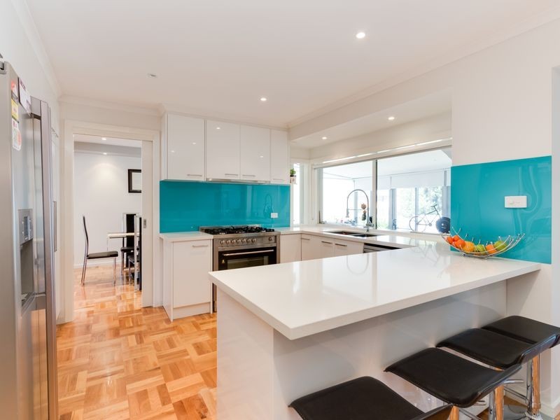 21 Edward Freeth Drive, Endeavour Hills VIC 3802