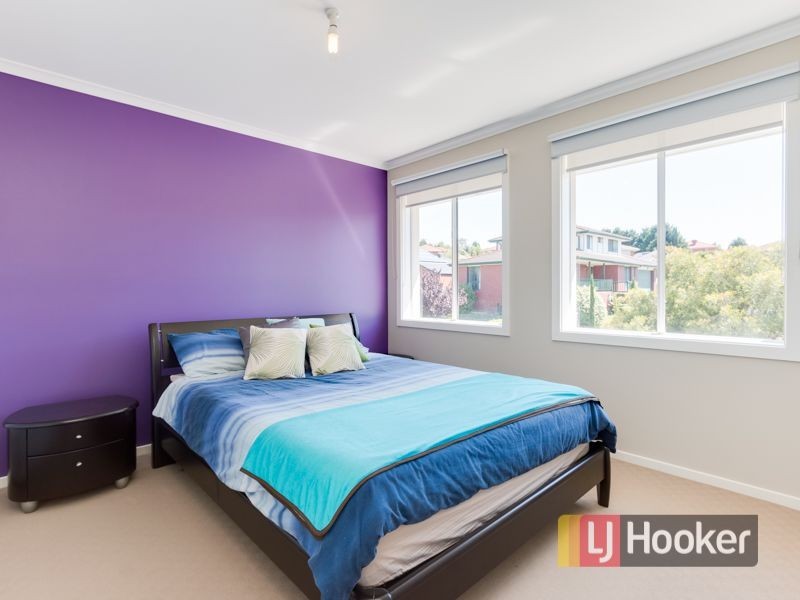 21 Edward Freeth Drive, Endeavour Hills VIC 3802