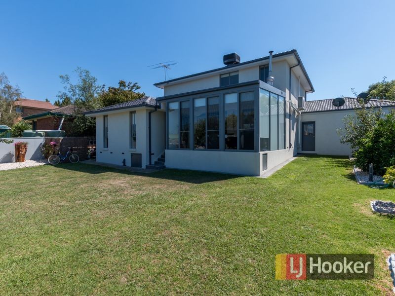 21 Edward Freeth Drive, Endeavour Hills VIC 3802