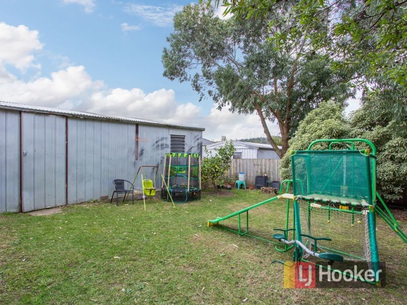 37 Skye Crescent, Endeavour Hills VIC 3802