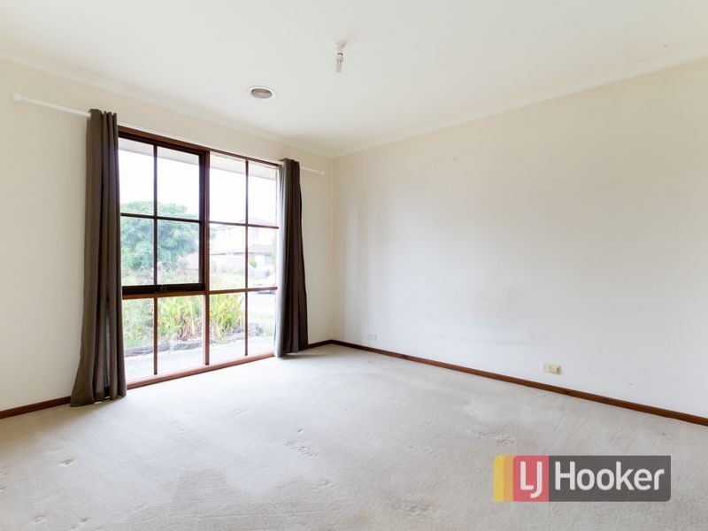 51 Kennington Park Drive, Endeavour Hills VIC 3802