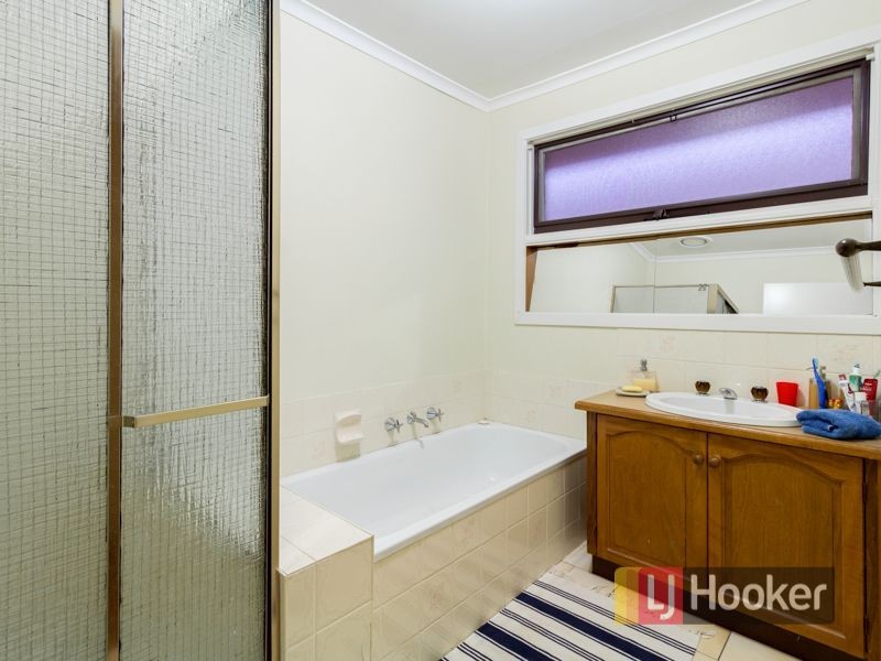 64 Thomas Mitchell Drive, Endeavour Hills VIC 3802