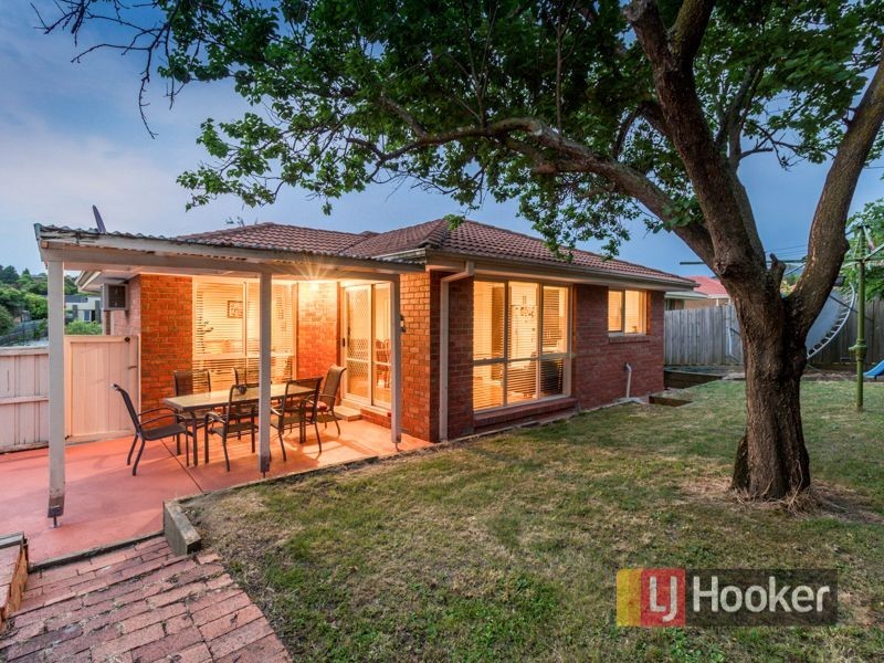 64 Thomas Mitchell Drive, Endeavour Hills VIC 3802