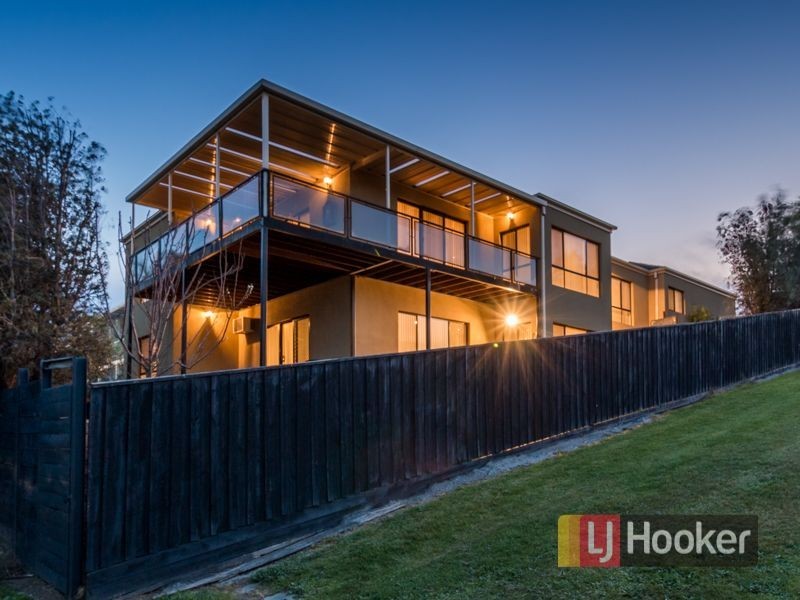 144 David Collins Drive, Endeavour Hills VIC 3802