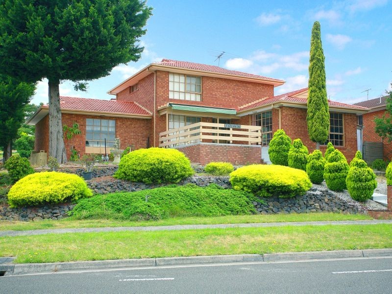 10 Cunningham Drive, Endeavour Hills VIC 3802