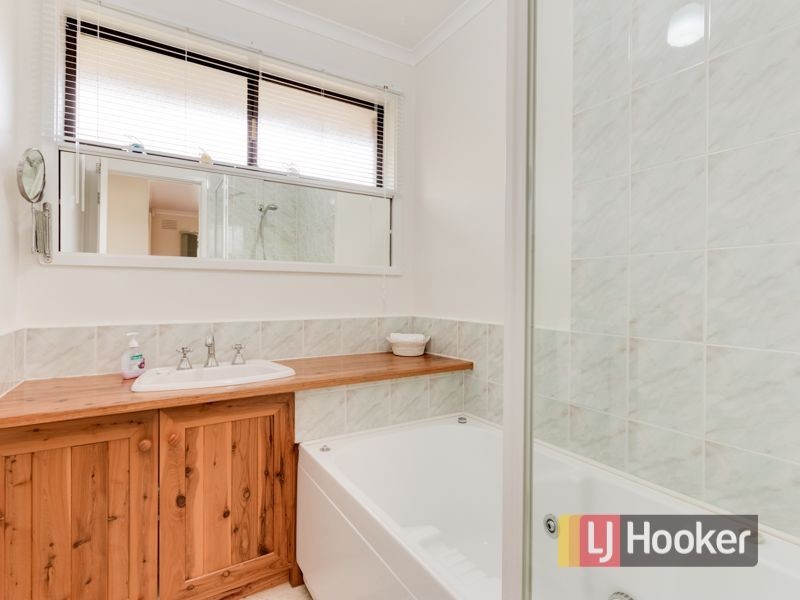 1 Terrell Close, Endeavour Hills VIC 3802