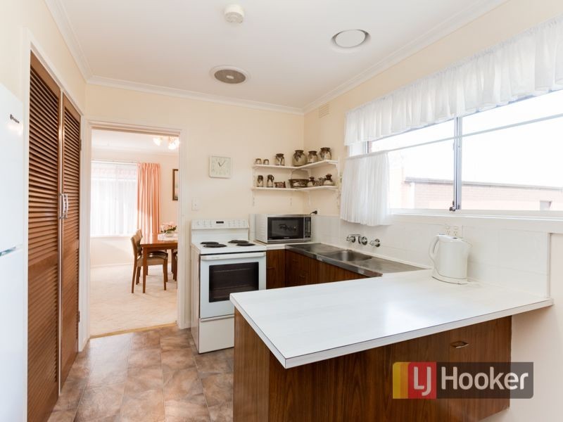 18 Waratah Drive, Dandenong North VIC 3175