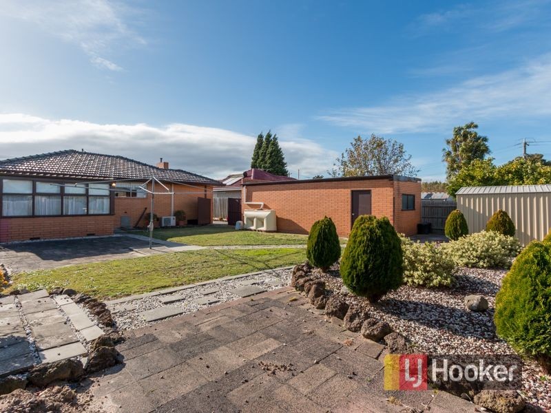 18 Waratah Drive, Dandenong North VIC 3175