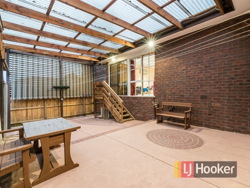 35 Isaac Smith Crescent, Endeavour Hills VIC 3802