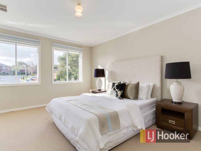 21 Edward Freeth Drive, Endeavour Hills VIC 3802