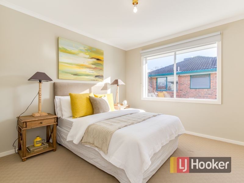 21 Edward Freeth Drive, Endeavour Hills VIC 3802