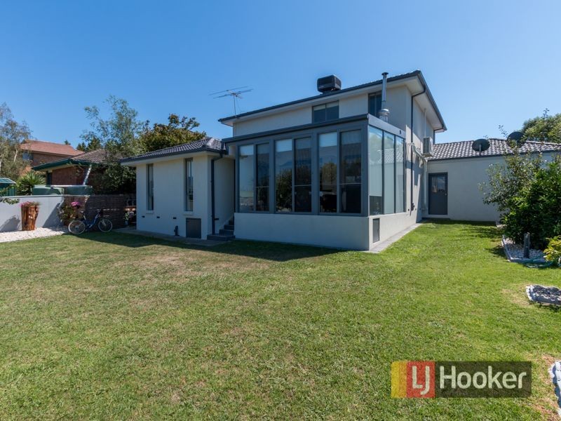 21 Edward Freeth Drive, Endeavour Hills VIC 3802