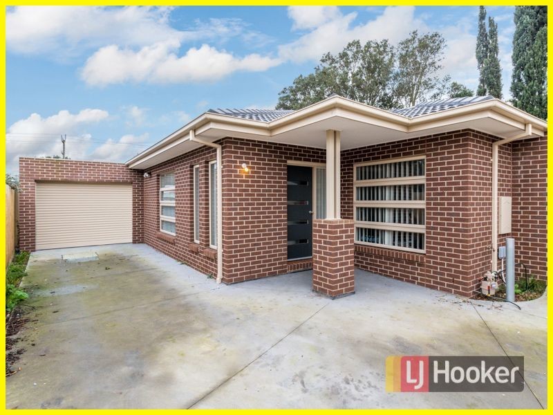2/2 Cercis Court, Doveton VIC 3177
