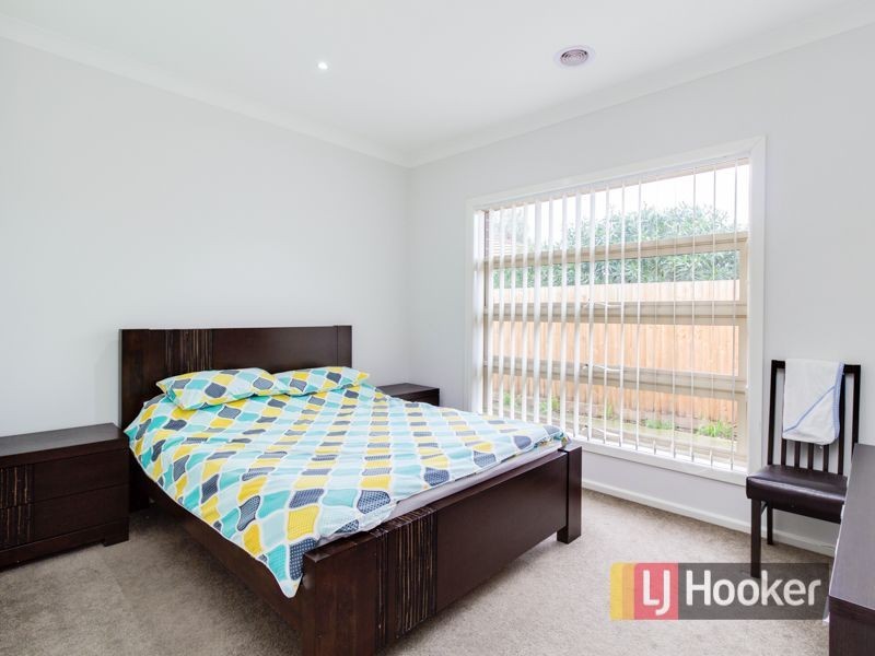 2/2 Cercis Court, Doveton VIC 3177