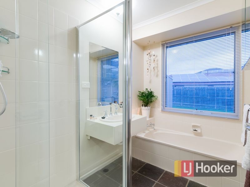 1 Raduett Court, Endeavour Hills VIC 3802