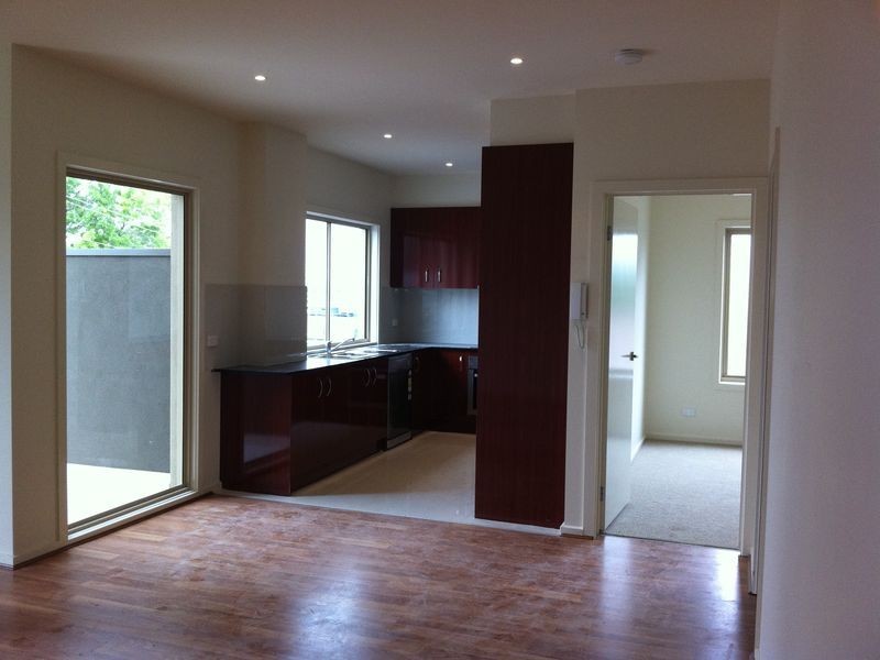 24/2 Hutton Street, Dandenong VIC 3175