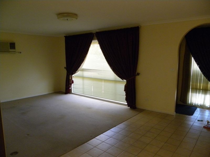 28 Inverness Street, Endeavour Hills VIC 3802