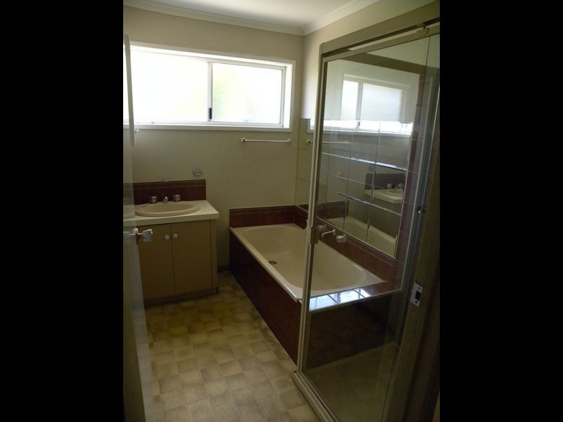 28 Inverness Street, Endeavour Hills VIC 3802