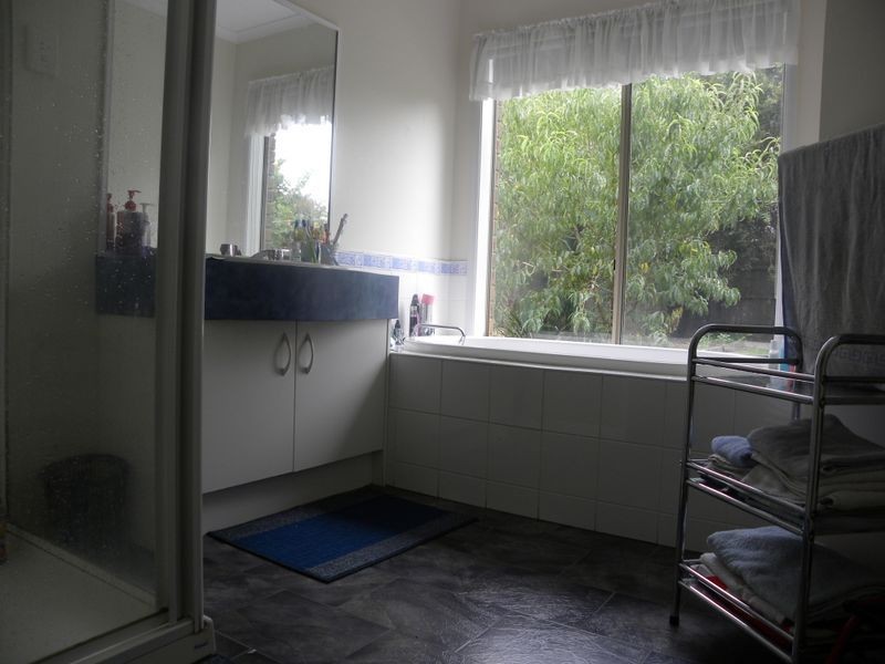 16 Colwyn Drive, Narre Warren South VIC 3805