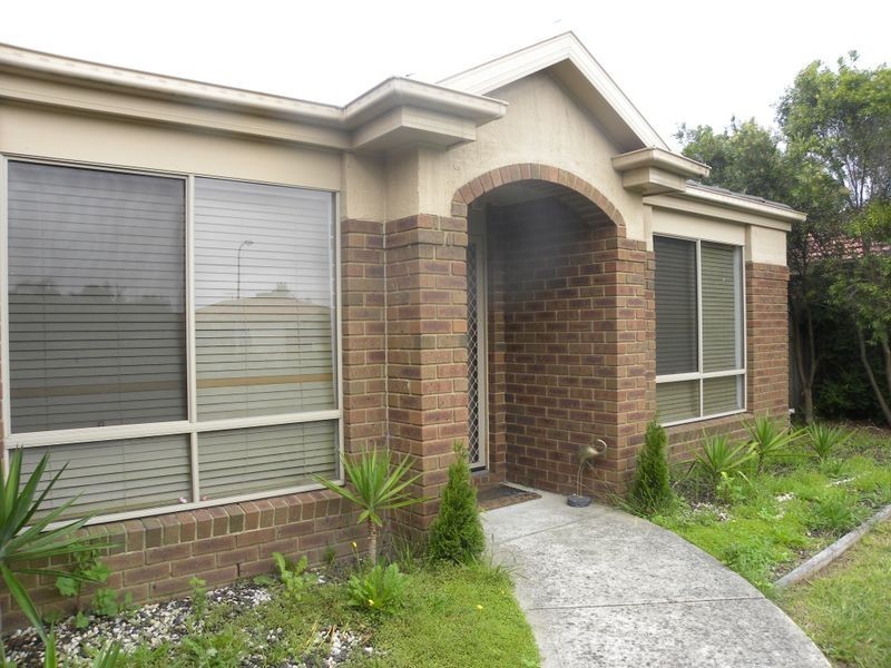 16 Colwyn Drive, Narre Warren South VIC 3805