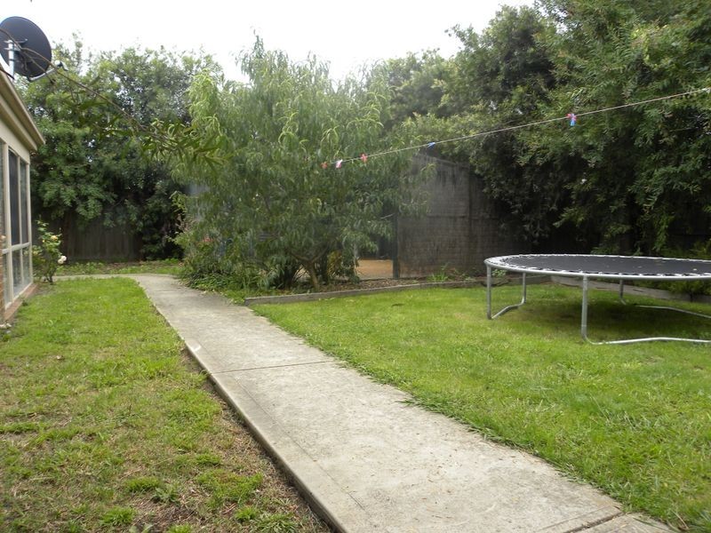 16 Colwyn Drive, Narre Warren South VIC 3805