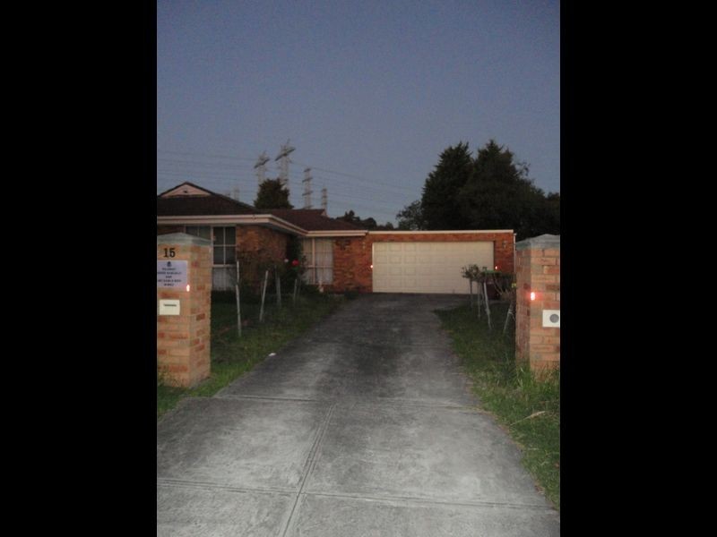 15 Montrose Court, Endeavour Hills VIC 3802