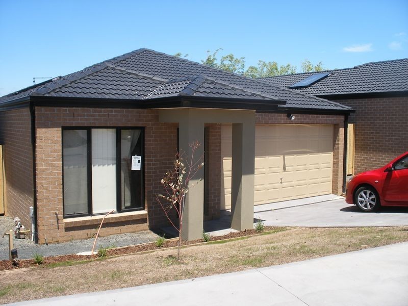 4/103 Army Road, Pakenham VIC 3810