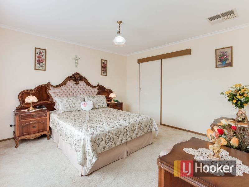 308 James Cook Drive, Endeavour Hills VIC 3802