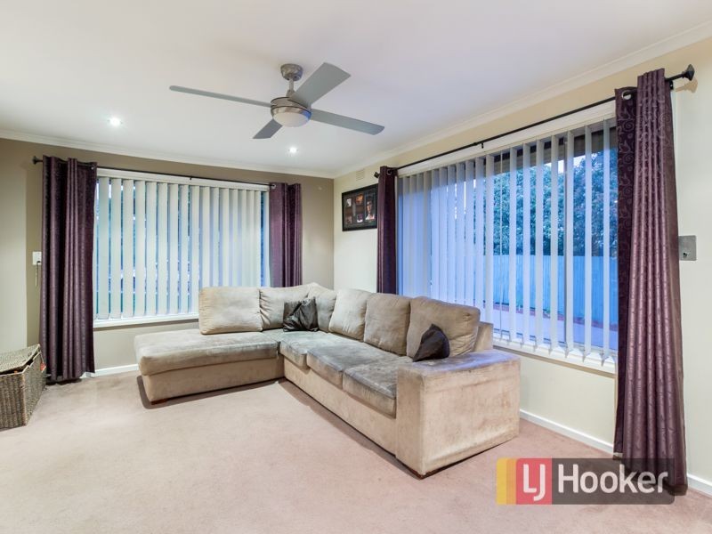 164 James Cook Drive, Endeavour Hills VIC 3802