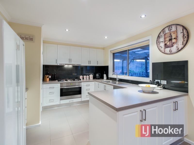 164 James Cook Drive, Endeavour Hills VIC 3802