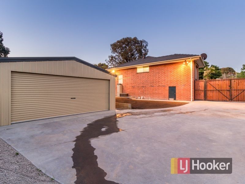 164 James Cook Drive, Endeavour Hills VIC 3802