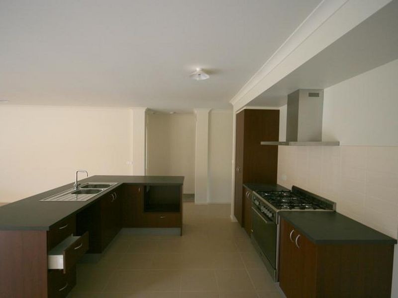 60 Fongeo Drive, Point Cook VIC 3030
