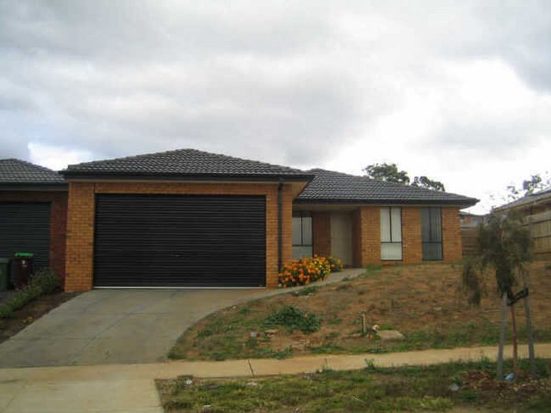6 Nirringa Drive, Hampton Park VIC 3976