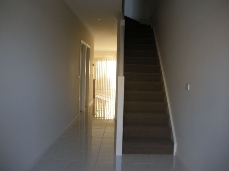 3/16-20 Honeysuckle Close, Pakenham VIC 3810