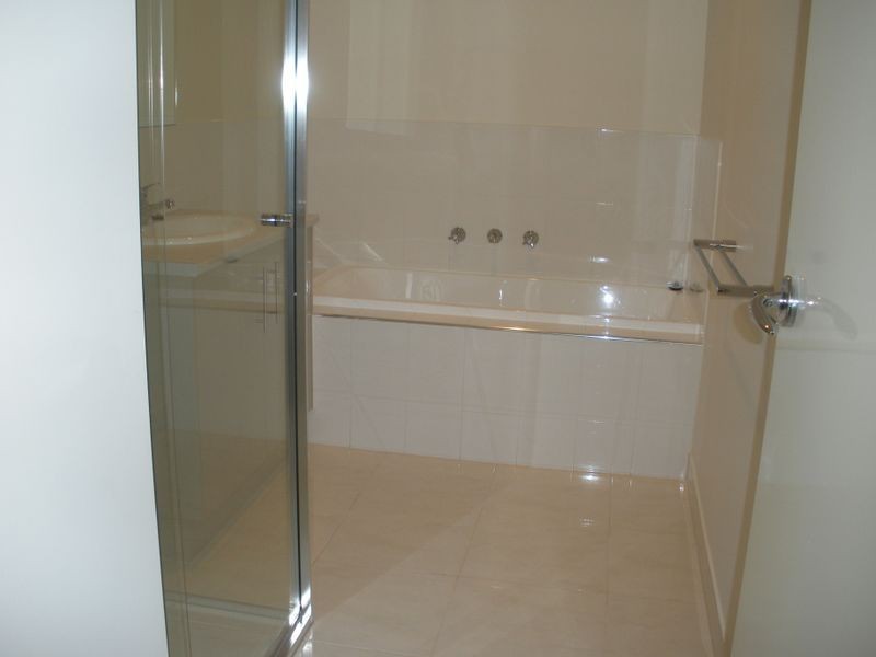 3/16-20 Honeysuckle Close, Pakenham VIC 3810