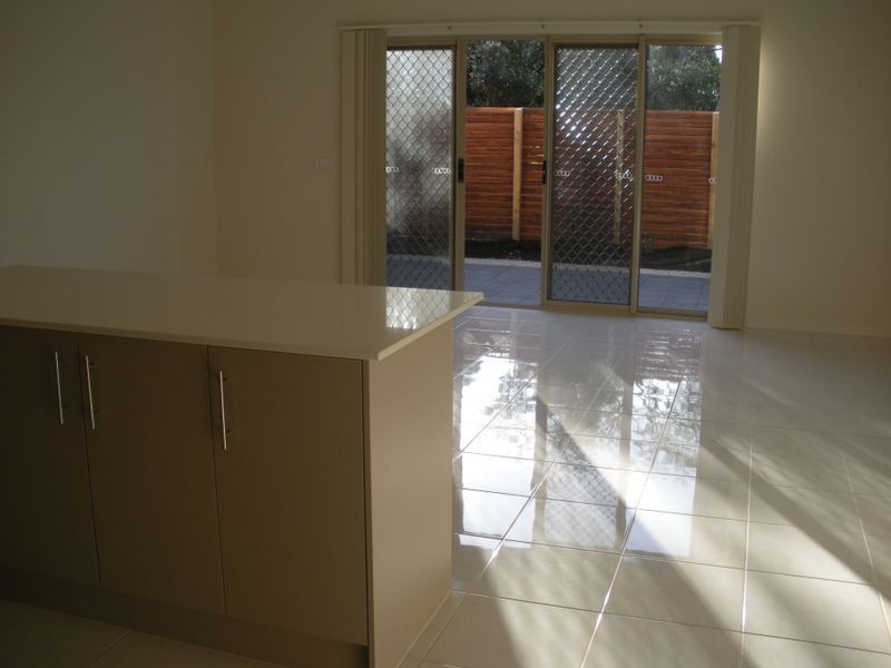 3/16-20 Honeysuckle Close, Pakenham VIC 3810